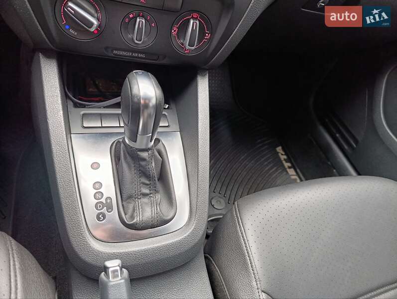 Седан Volkswagen Jetta 2011 в Одессе