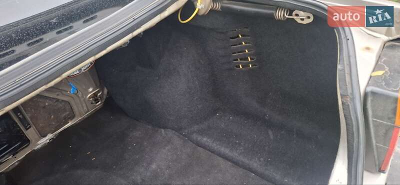 Седан Volkswagen Jetta 1988 в Стрые