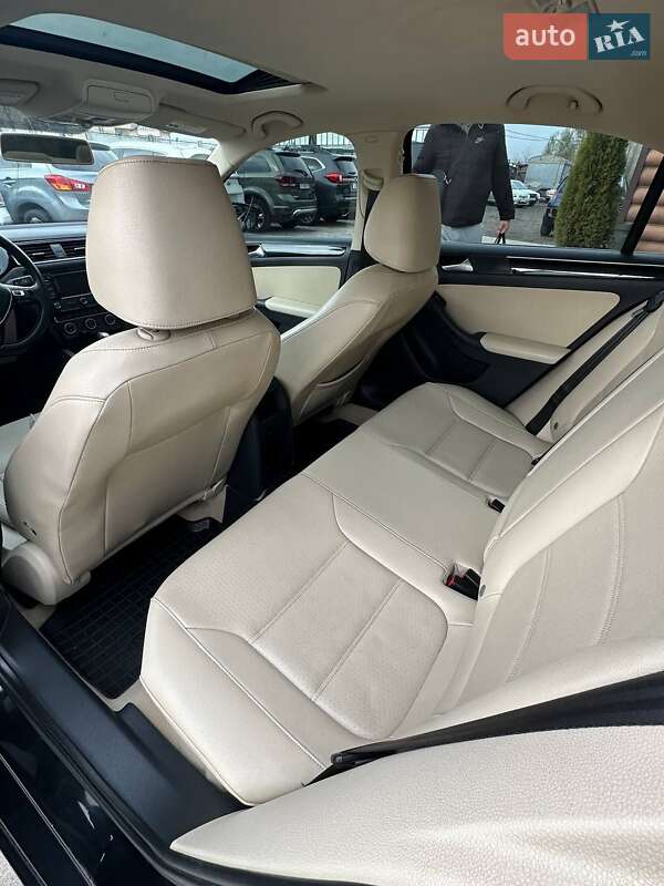 Седан Volkswagen Jetta 2015 в Киеве фото 13 Седан Volkswagen Jetta 2015 в Киеве