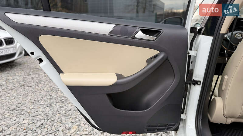 Седан Volkswagen Jetta 2017 в Бердичеве