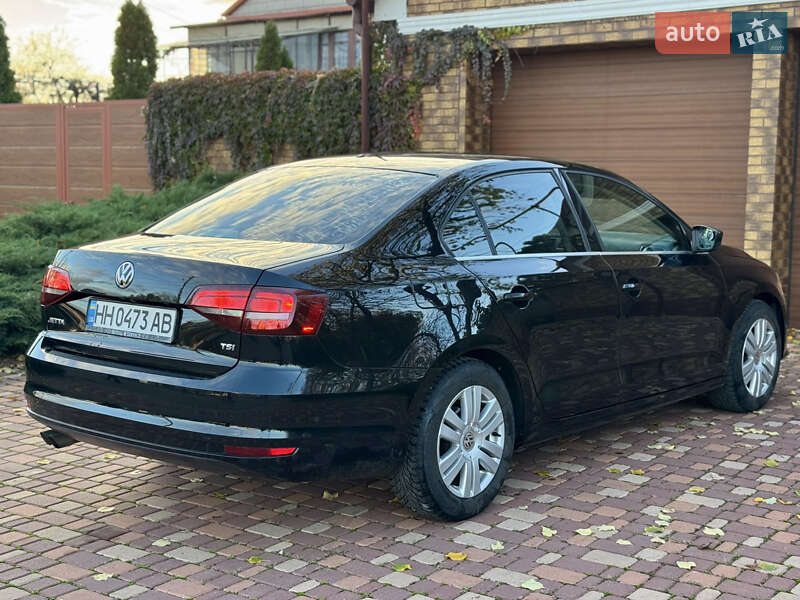 Седан Volkswagen Jetta 2016 в Одесі