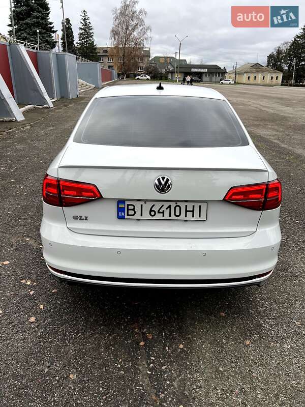 Седан Volkswagen Jetta 2017 в Валках