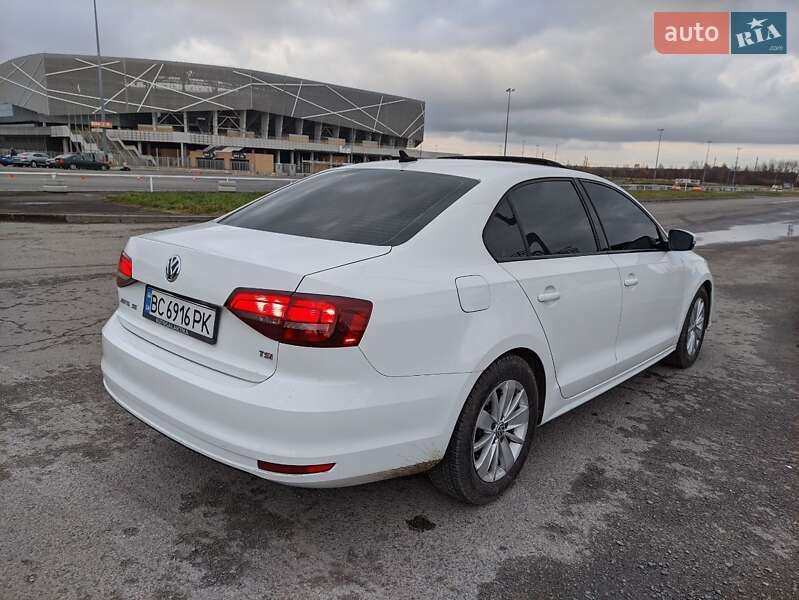 Седан Volkswagen Jetta 2016 в Львове