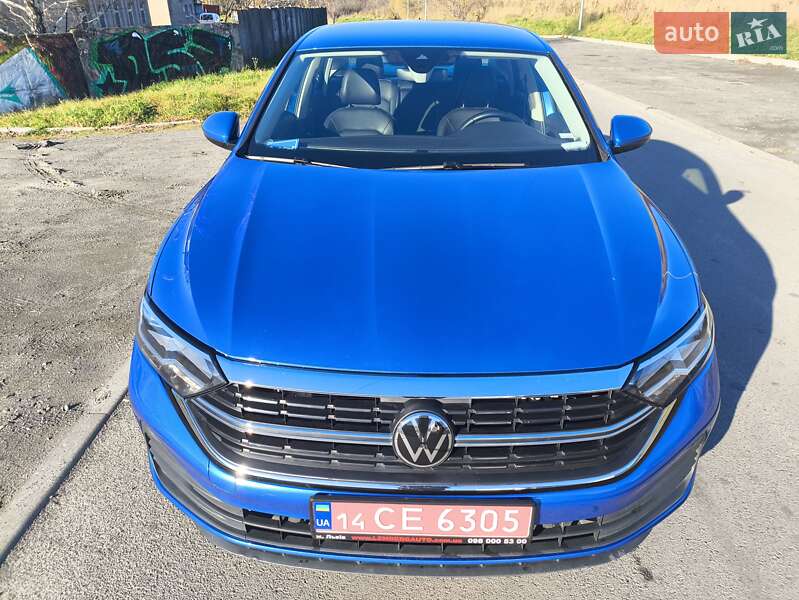 Седан Volkswagen Jetta 2023 в Львові