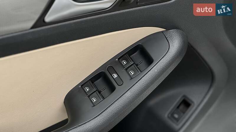 Седан Volkswagen Jetta 2016 в Киеве фото 13 Седан Volkswagen Jetta 2016 в Киеве