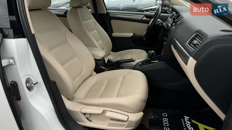 Седан Volkswagen Jetta 2016 в Киеве фото 23 Седан Volkswagen Jetta 2016 в Киеве