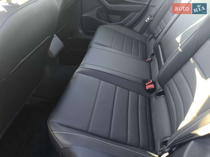 Седан Volkswagen Jetta 2023 в Львові