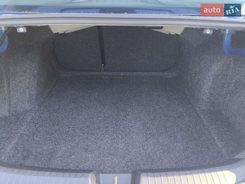 Седан Volkswagen Jetta 2023 в Львові