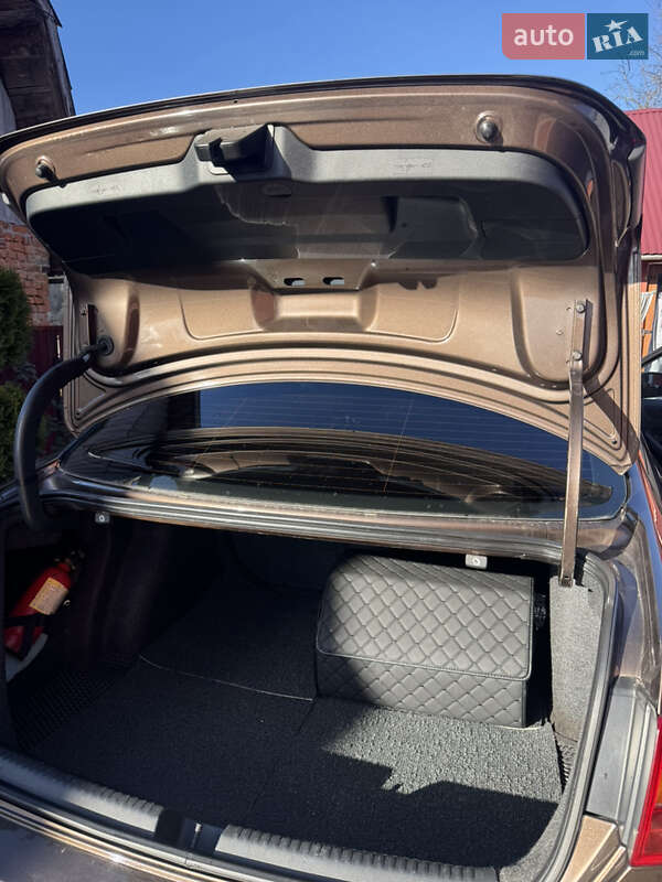 Седан Volkswagen Jetta 2011 в Бучаче