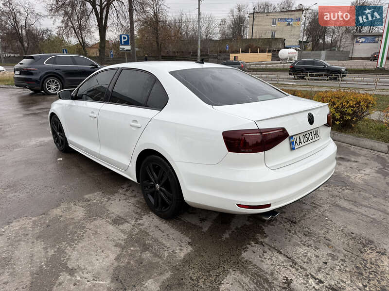 Седан Volkswagen Jetta 2015 в Чернигове