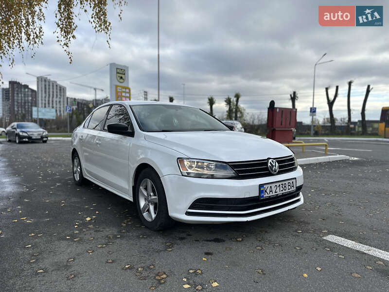 Седан Volkswagen Jetta 2015 в Киеве