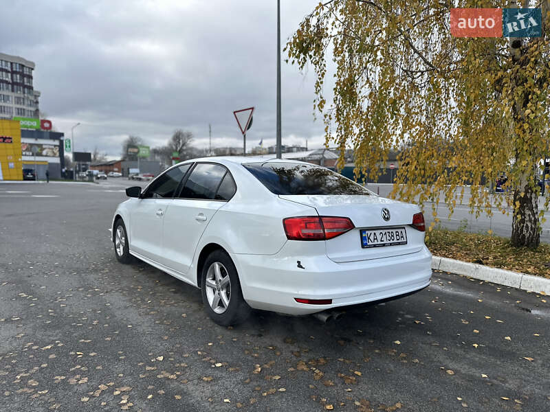 Седан Volkswagen Jetta 2015 в Киеве