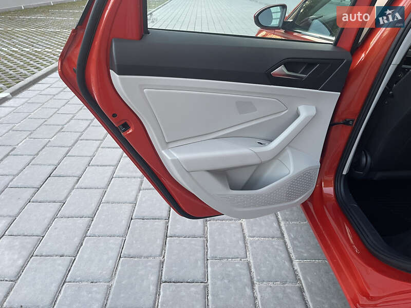 Седан Volkswagen Jetta 2019 в Ровно фото 44 Седан Volkswagen Jetta 2019 в Ровно