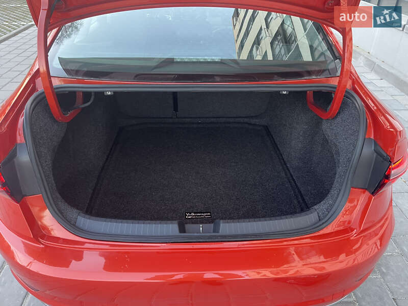 Седан Volkswagen Jetta 2019 в Ровно фото 45 Седан Volkswagen Jetta 2019 в Ровно