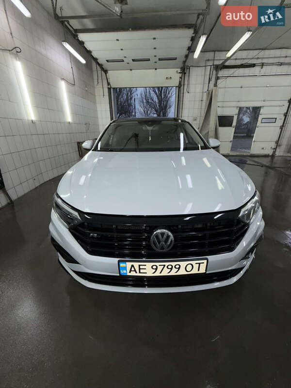 Седан Volkswagen Jetta 2018 в Днепре