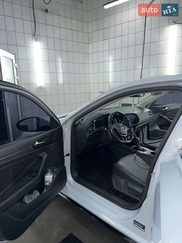 Седан Volkswagen Jetta 2018 в Днепре