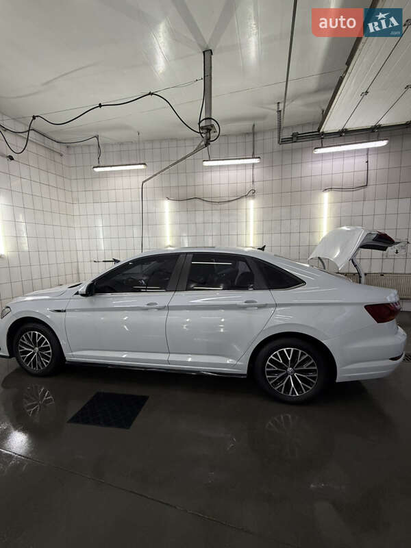 Седан Volkswagen Jetta 2018 в Днепре