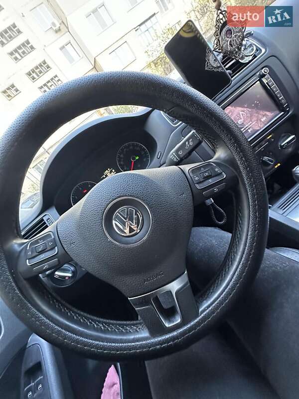 Седан Volkswagen Jetta 2014 в Каменском фото 6 Седан Volkswagen Jetta 2014 в Каменском