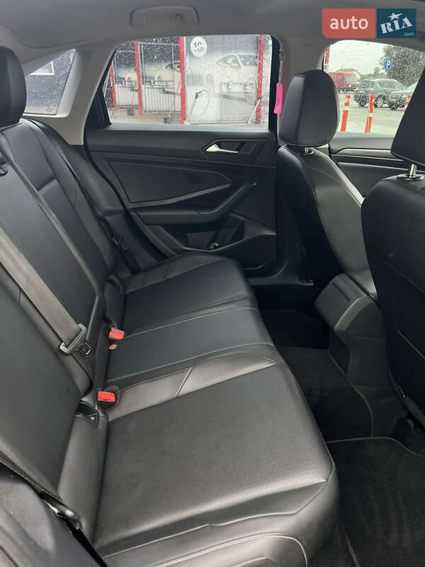 Седан Volkswagen Jetta 2018 в Львові