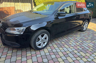 Седан Volkswagen Jetta 2013 в Рава-Руській