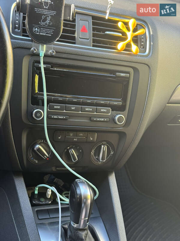 Седан Volkswagen Jetta 2013 в Рава-Руській фото 13 Седан Volkswagen Jetta 2013 в Рава-Руській