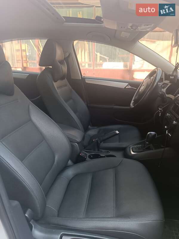 Седан Volkswagen Jetta 2010 в Кривом Роге фото 5 Седан Volkswagen Jetta 2010 в Кривом Роге