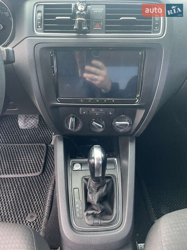 Седан Volkswagen Jetta 2015 в Львове фото 11 Седан Volkswagen Jetta 2015 в Львове