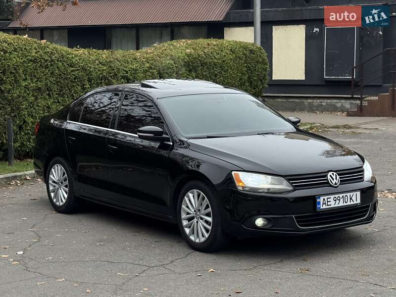 Седан Volkswagen Jetta 2012 в Днепре