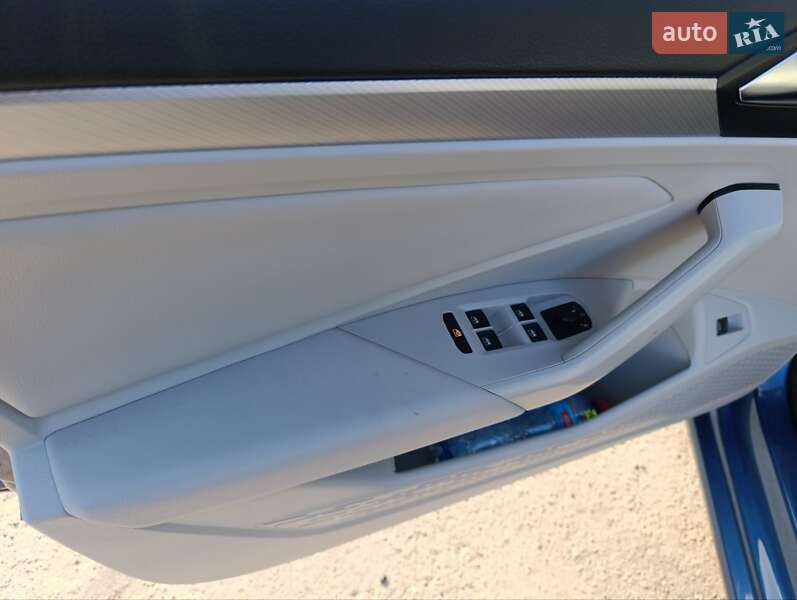 Седан Volkswagen Jetta 2018 в Харкові