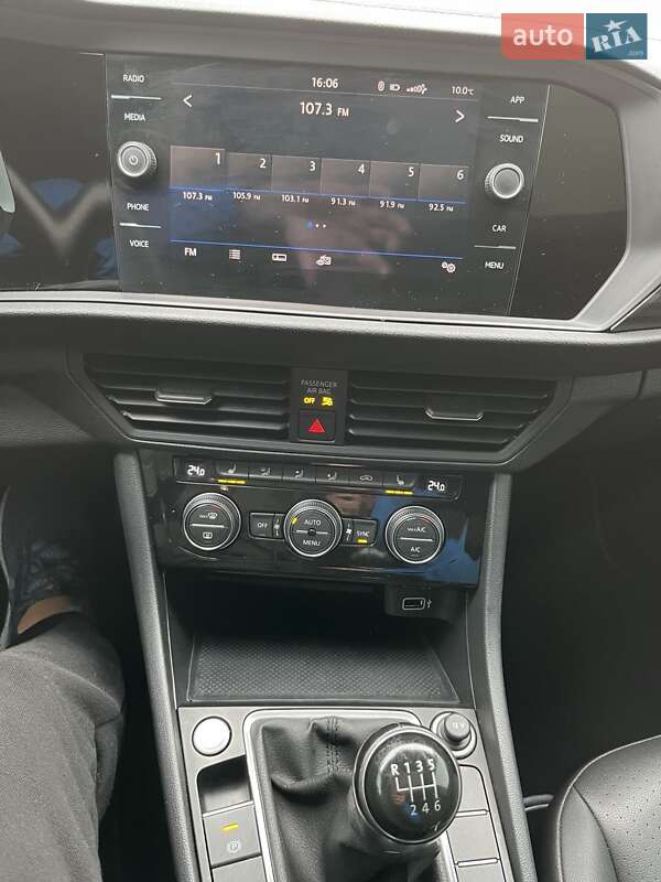 Седан Volkswagen Jetta 2018 в Ромнах фото 14 Седан Volkswagen Jetta 2018 в Ромнах