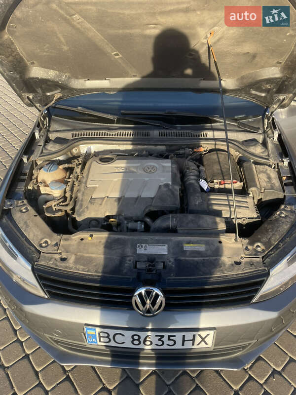 Седан Volkswagen Jetta 2014 в Львове фото 19 Седан Volkswagen Jetta 2014 в Львове