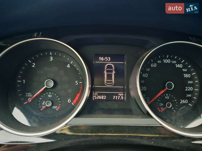 Седан Volkswagen Jetta 2016 в Киеве