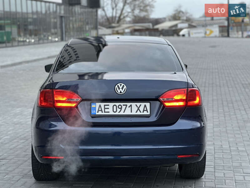 Седан Volkswagen Jetta 2013 в Дніпрі