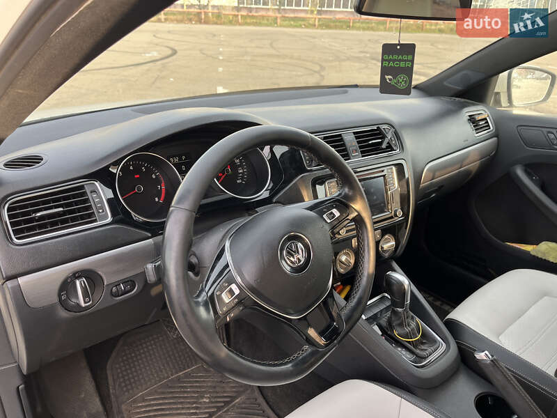 Седан Volkswagen Jetta 2015 в Киеве фото 10 Седан Volkswagen Jetta 2015 в Киеве