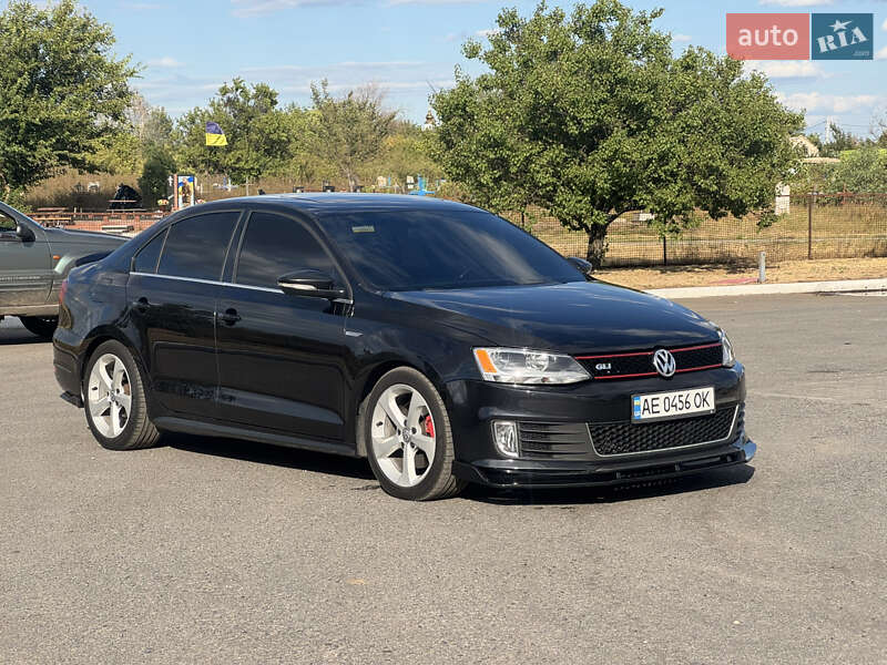 Седан Volkswagen Jetta 2014 в Днепре