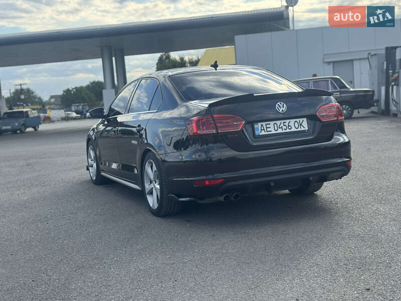 Седан Volkswagen Jetta 2014 в Днепре