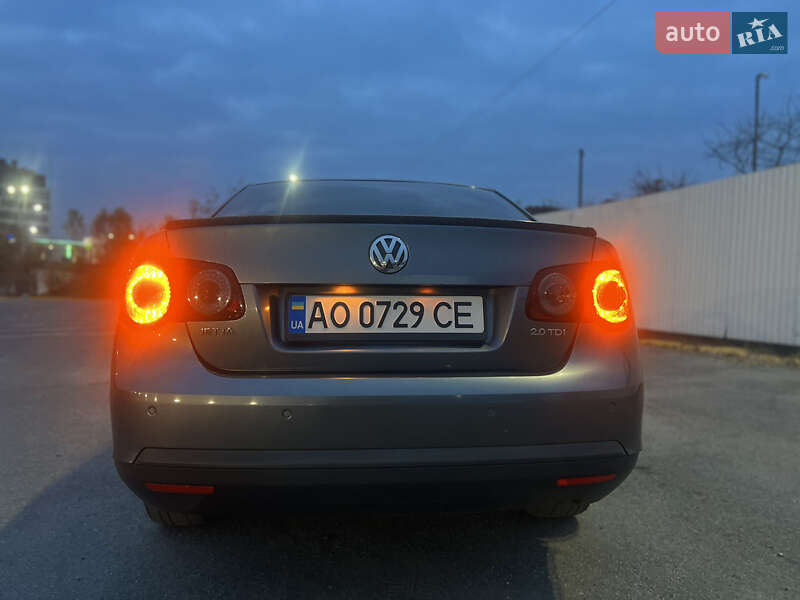 Седан Volkswagen Jetta 2007 в Ужгороде