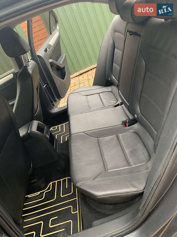 Седан Volkswagen Jetta 2012 в Киеве