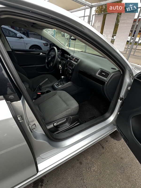 Седан Volkswagen Jetta 2012 в Вінниці