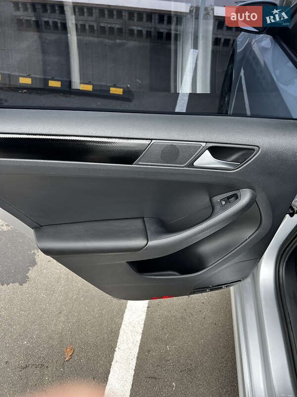 Седан Volkswagen Jetta 2012 в Вінниці