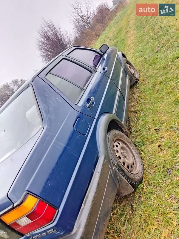 Седан Volkswagen Jetta 1991 в Золочеві