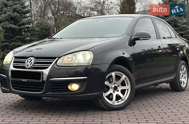 Седан Volkswagen Jetta 2008 в Дніпрі