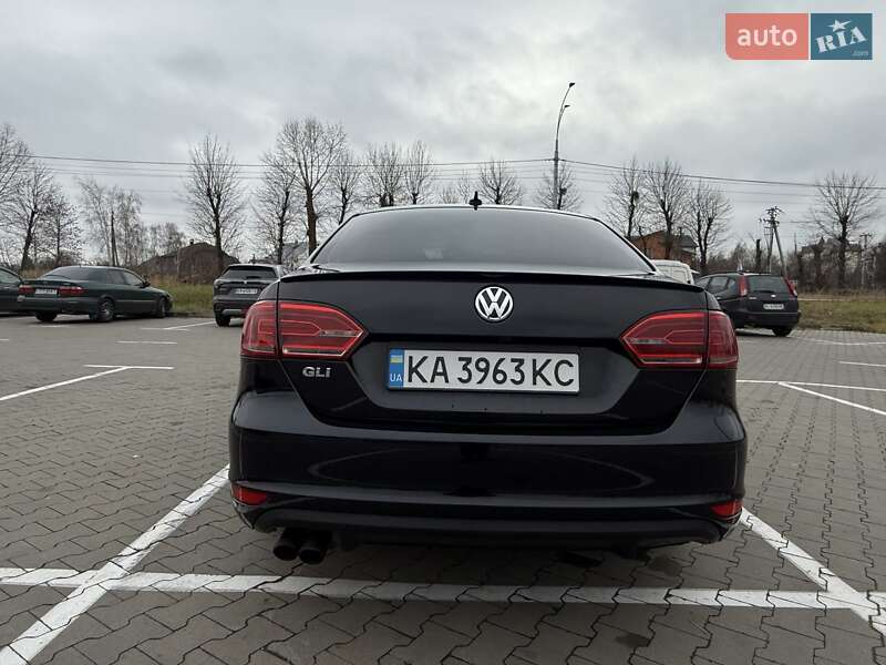 Седан Volkswagen Jetta 2013 в Києві