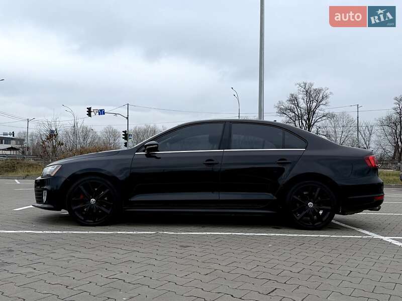 Седан Volkswagen Jetta 2013 в Києві