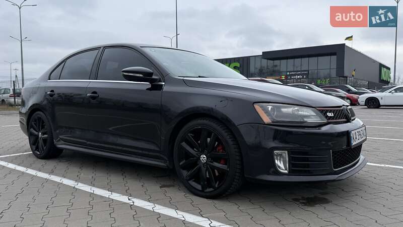Седан Volkswagen Jetta 2013 в Києві