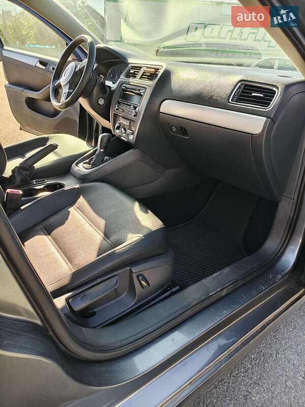 Седан Volkswagen Jetta 2012 в Киеве фото 12 Седан Volkswagen Jetta 2012 в Киеве