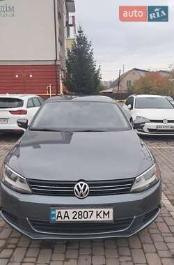 Седан Volkswagen Jetta 2012 в Буче