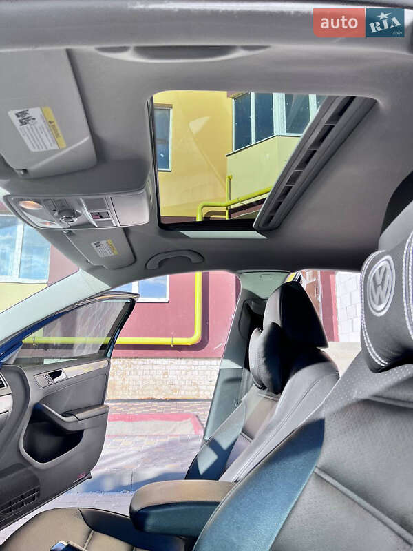 Седан Volkswagen Jetta 2017 в Софиевской Борщаговке