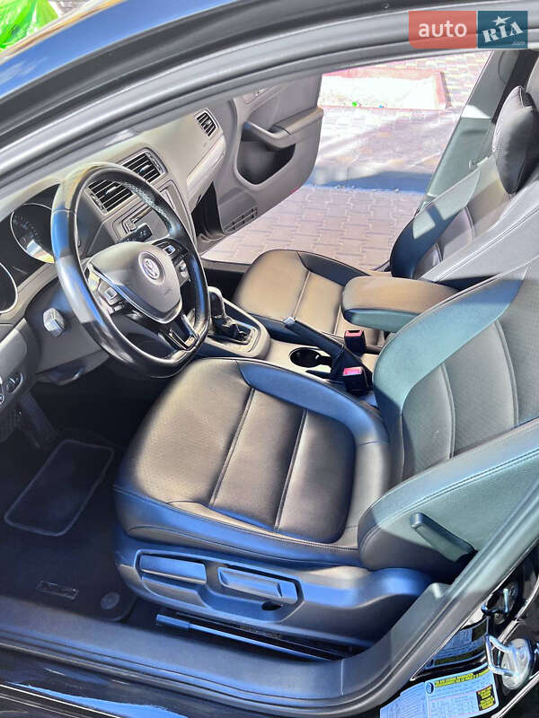 Седан Volkswagen Jetta 2017 в Софиевской Борщаговке