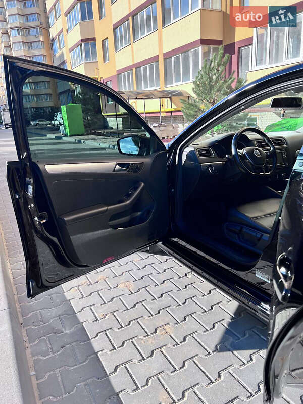 Седан Volkswagen Jetta 2017 в Софиевской Борщаговке